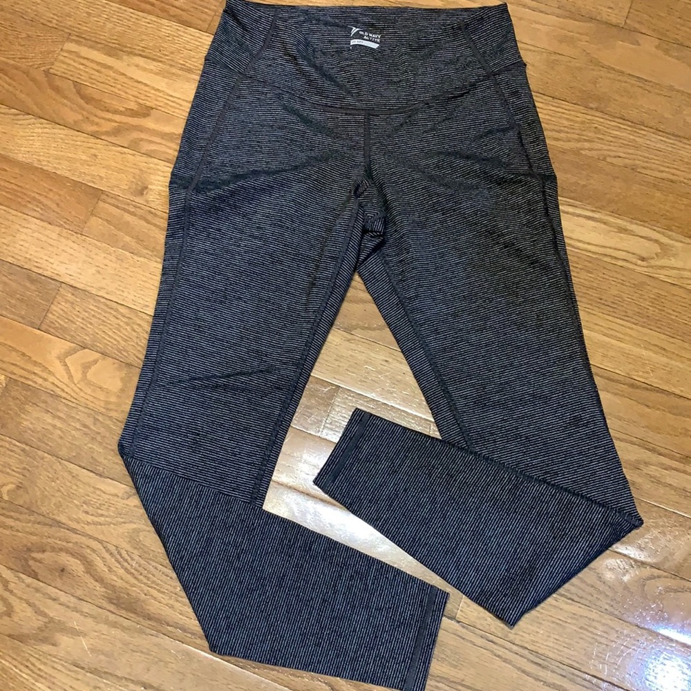 Old Navy Black/Gray-Striped Leggings